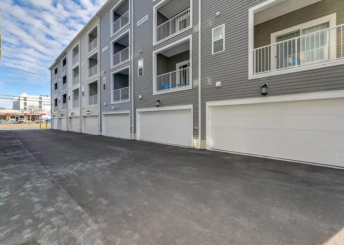 Pool Access! Newly Built Ocean Townhome *